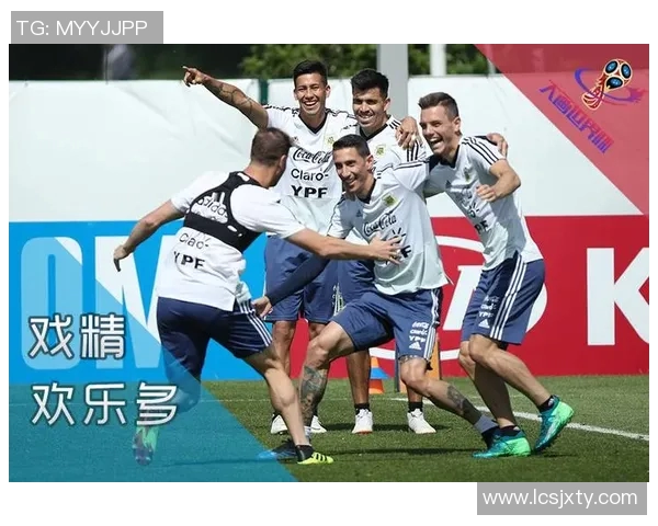 足球场上的可爱风暴爱卖萌的明星们带来的欢乐瞬间